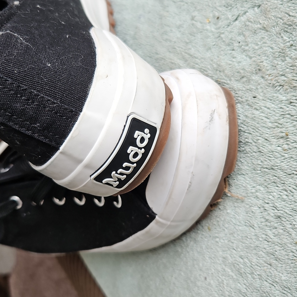 Womens sz 10 MUDD EVELYN 02L Black white